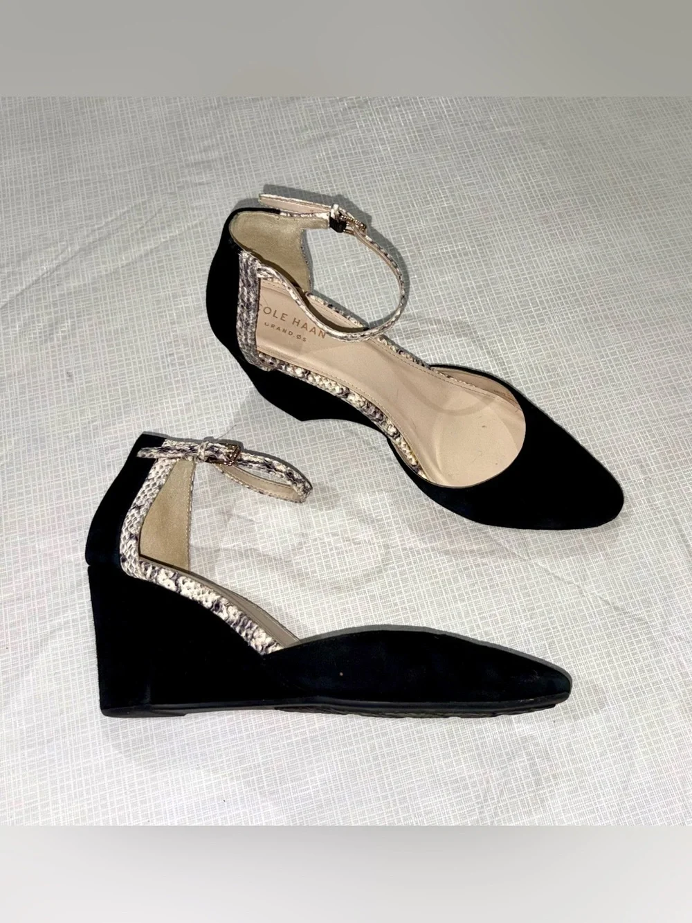 Cole Haan Grand OS 8 B Black Suede Snake print leather Wedge Heel Ankle Strap